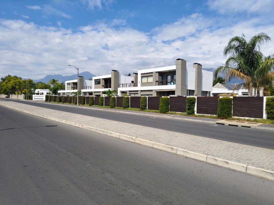 3 Bedroom Property for Sale in Berg En Dal Western Cape